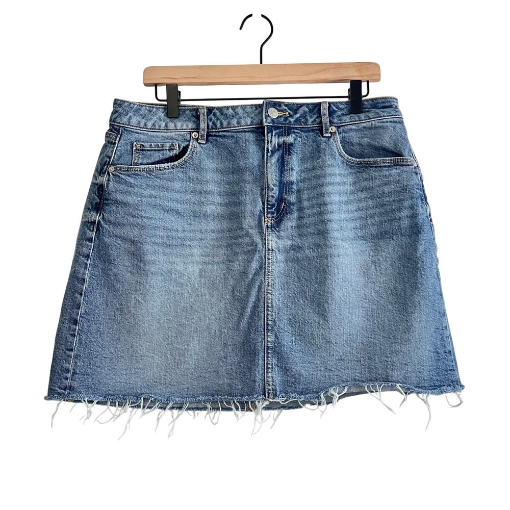 LOFT Made and Loved Denim Mini Skirt Womens 12 Blue Frayed Hem Stretch Jean